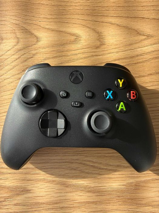 Оригинални джойстици за Xbox + безжично зарядно