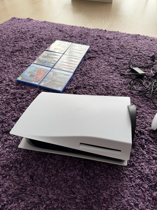 Playstation 5 (PS5) Disk 1TB (2023) + 6 jocuri si statie de incarcare