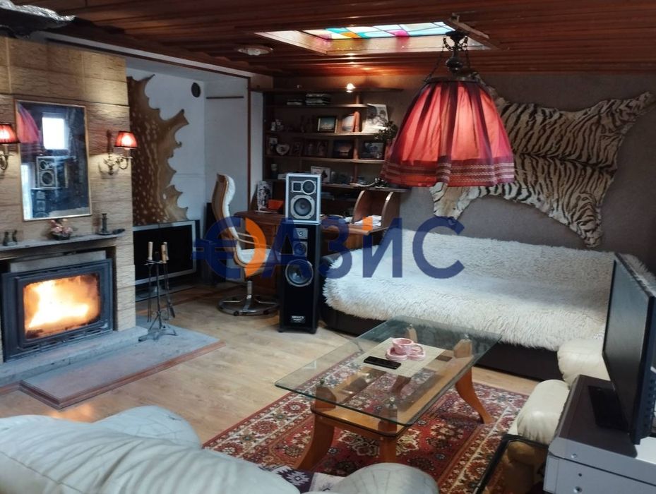 Четириетажна къща в Черноморец на 200 м от плажа, България, 520 кв.,