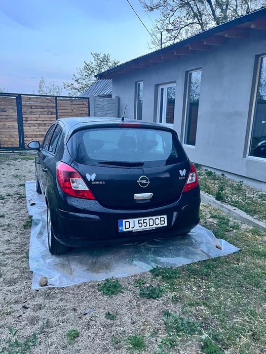Vând Opel CORSA D