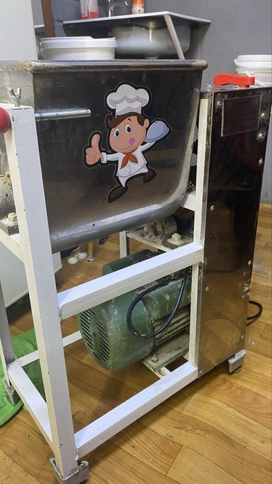 Тестомес бункерный тесто мешалка