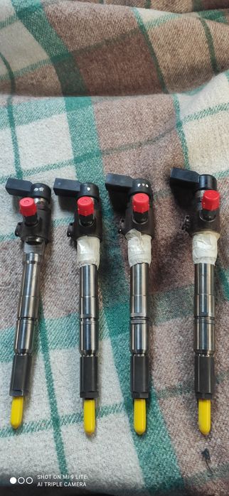 Vând Injectoare Volkswagen Caddy 2013, model 2k