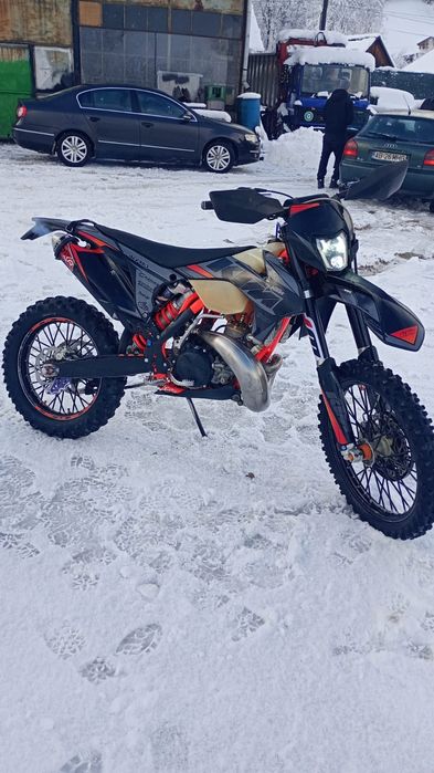 Vând ktm exc 250 six days