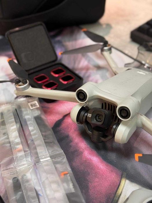 Дрон DJI Mini 3 Pro+ DJI RC + Fly More Combo Plus белый