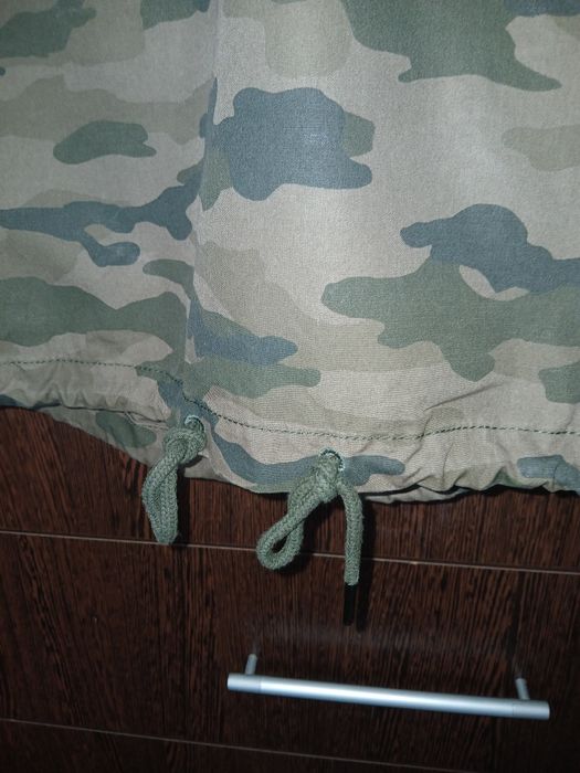 Jaketa de vant H&M model army