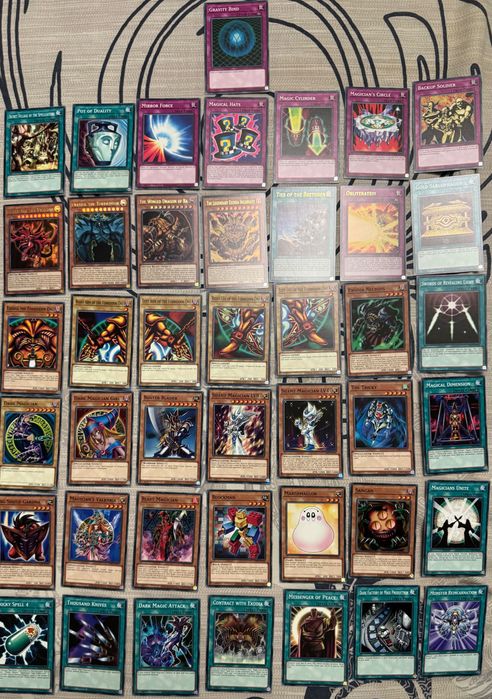 Предлагам Yu-Gi-Oh карти