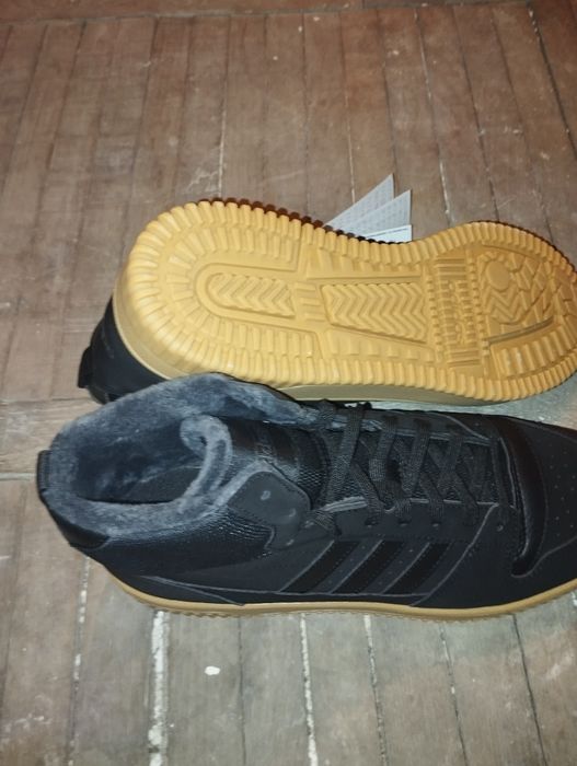 Adidasi bascheti , 2 perechii