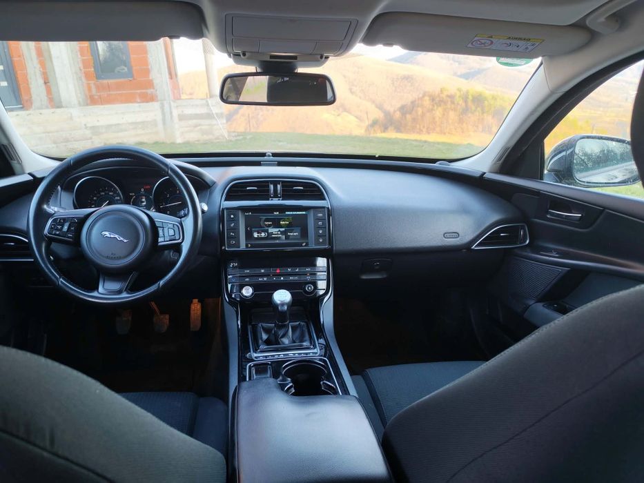 Jaguar XE 2016 2.0 diesel cutie manuala