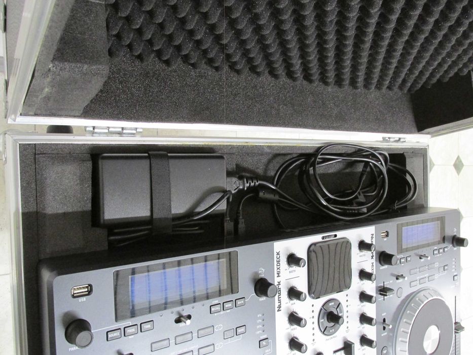 DJ конзола Numark MIXDECK