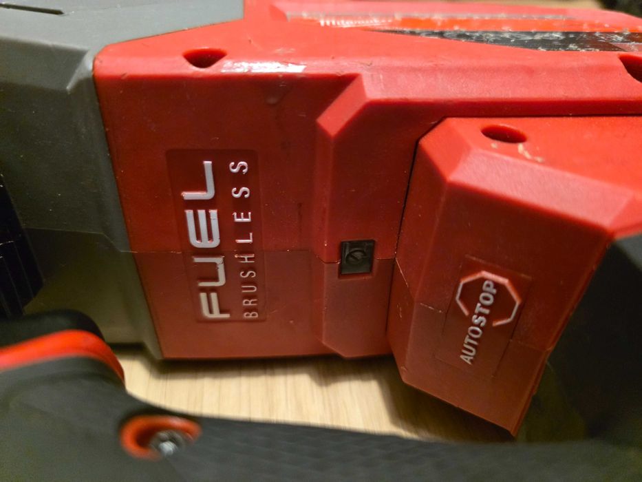 Безчетково перфоратор Milwaukee M18FH