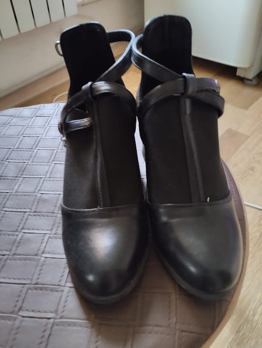 Срочно продам туфли