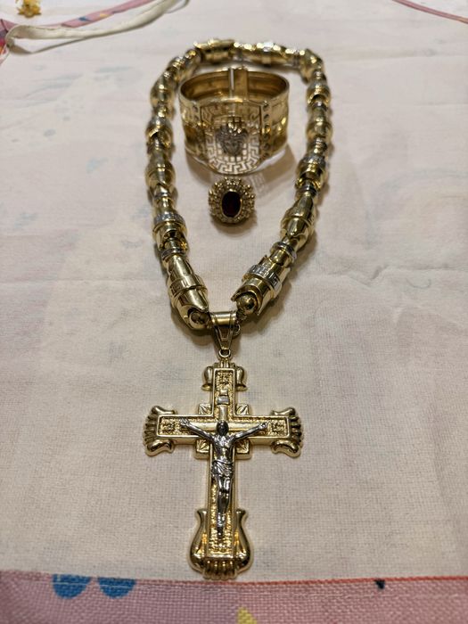 Злато-Ланец гривна пръстен 160.лв на грам. Само лично предаване София