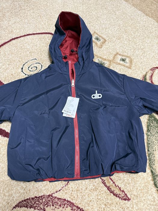 Продам бомбер новая