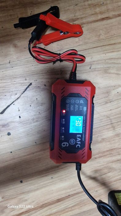 Зарядно за акумулатори   12V