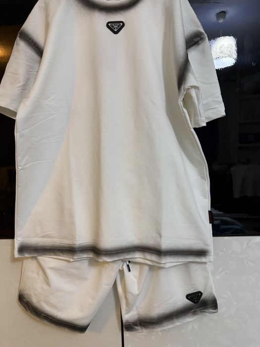 Compleu Prada si Hugo