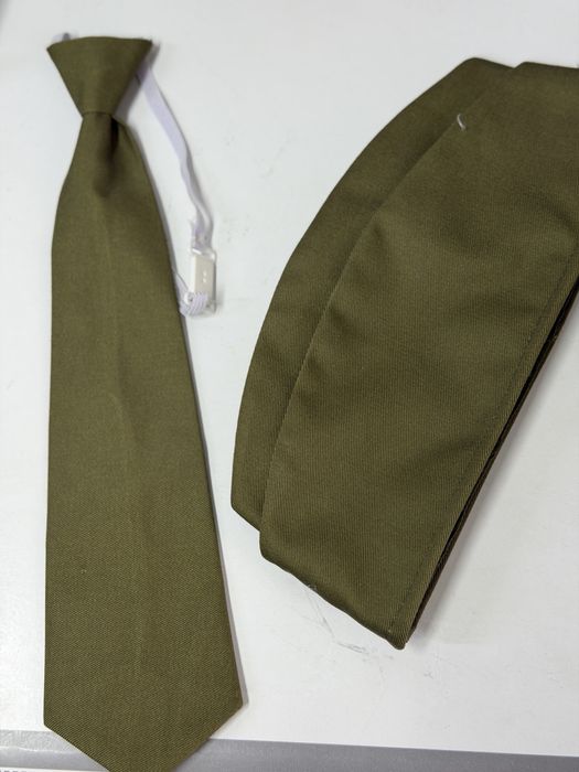 Пилотка 2000тг, галстук 1000 тг