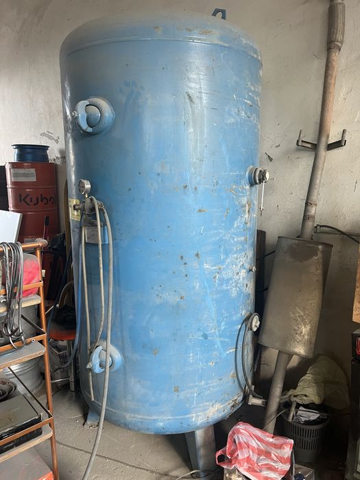 Винтов компресор и пясъкоструйка Clemco