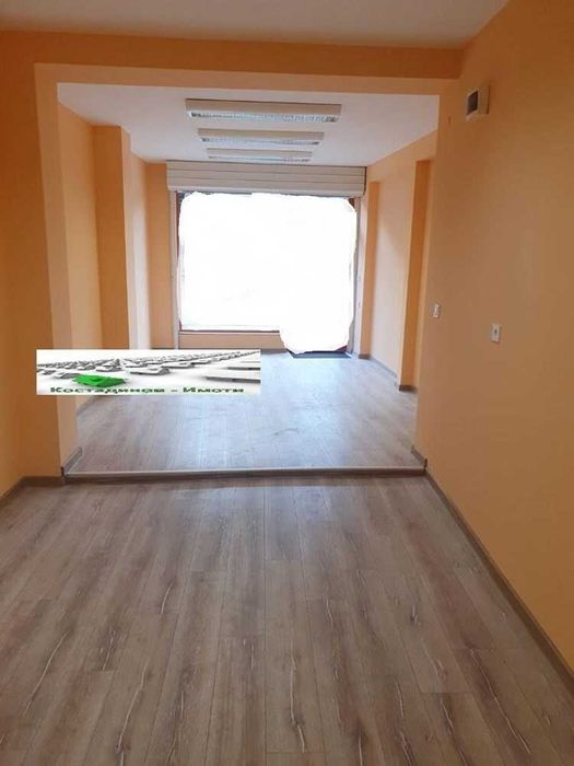 Дава се под наем Магазин в Пловдив, Кършияка - 35 кв.м за 408 € - Снимка #1