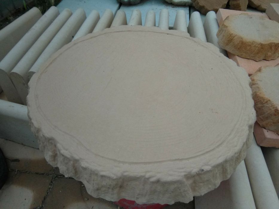 Vând dale de curte