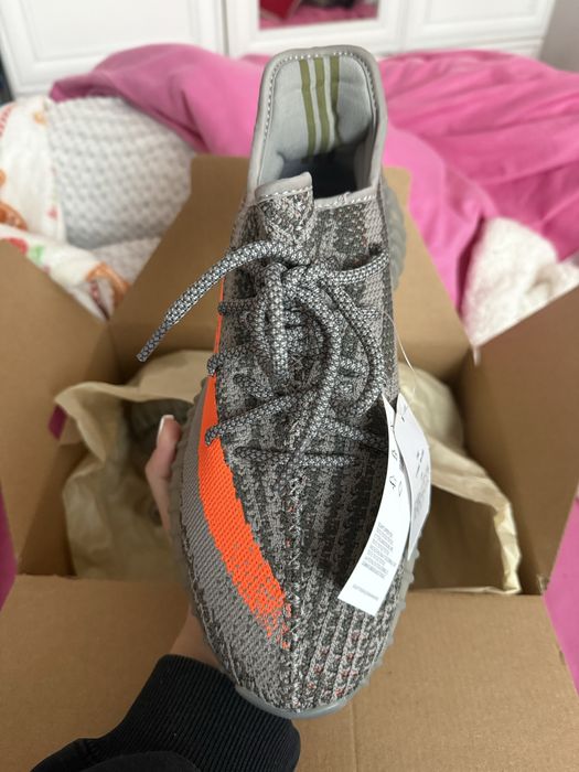 Yeezy Boost 350v2 Beluga,nepurtati,sunt noi,stare perfecta,marime 44