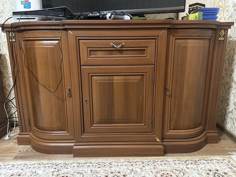 Стенка, горка, комод