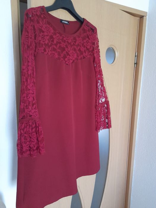 Rochiță culoare visiniu