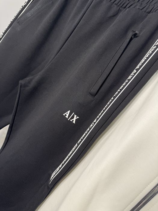 Trening premium Armani Exchange (A|X) – stil modern și confort