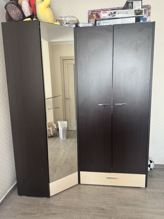 Продам шкаф и диван