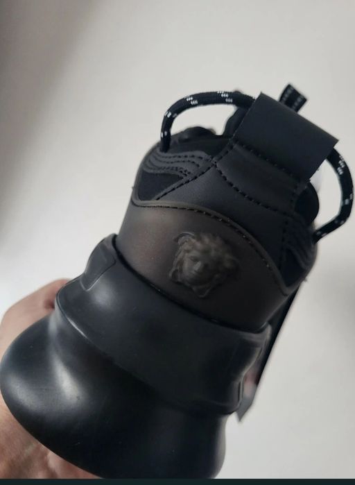 Vând adidasi Versace Chain Reaction