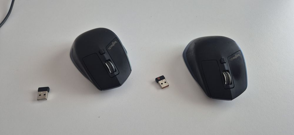 Vand 2 x  mouse Logitech MX Master