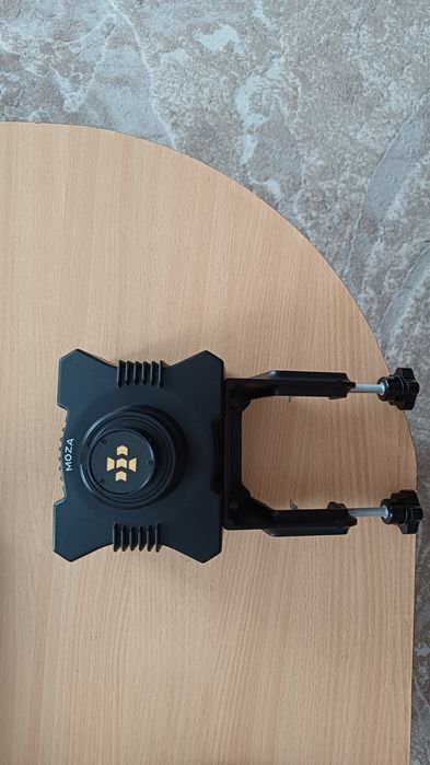 Moza R5 Bundle — Direct Drive база, руль и 2 педали