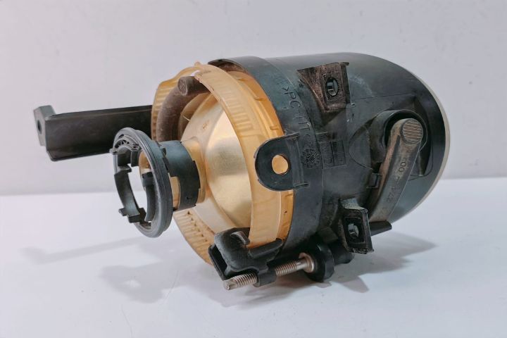 Far Ceata  Stanga  27128700 Volkswagen VW Golf Plus prima generatie s