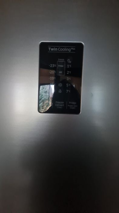 Frigider Samsung- foarte puțin folisit