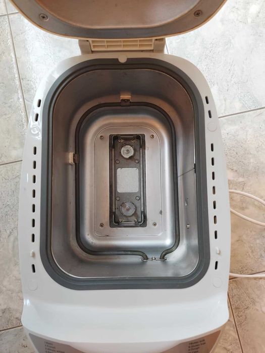 Хлебопекарна Midea - 12 програми