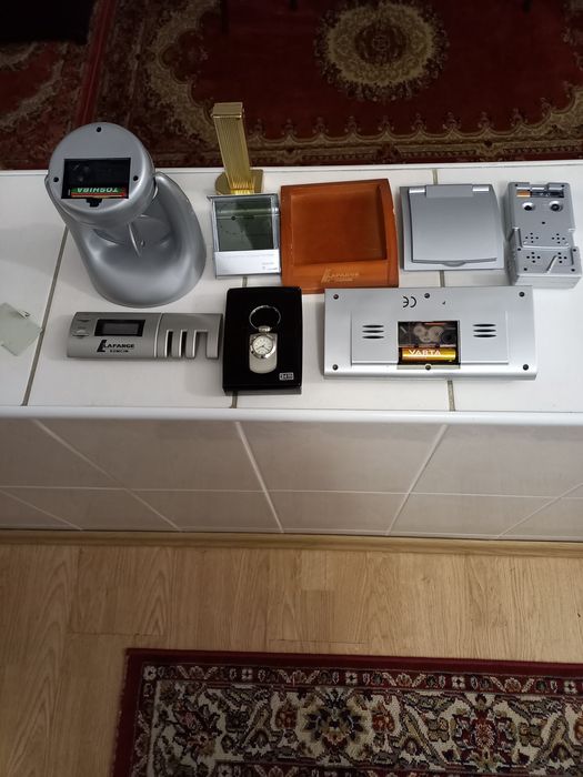 Canada CEASURI cu TERMOMETRU și HIGROMETRU,noi,unicate,model lux