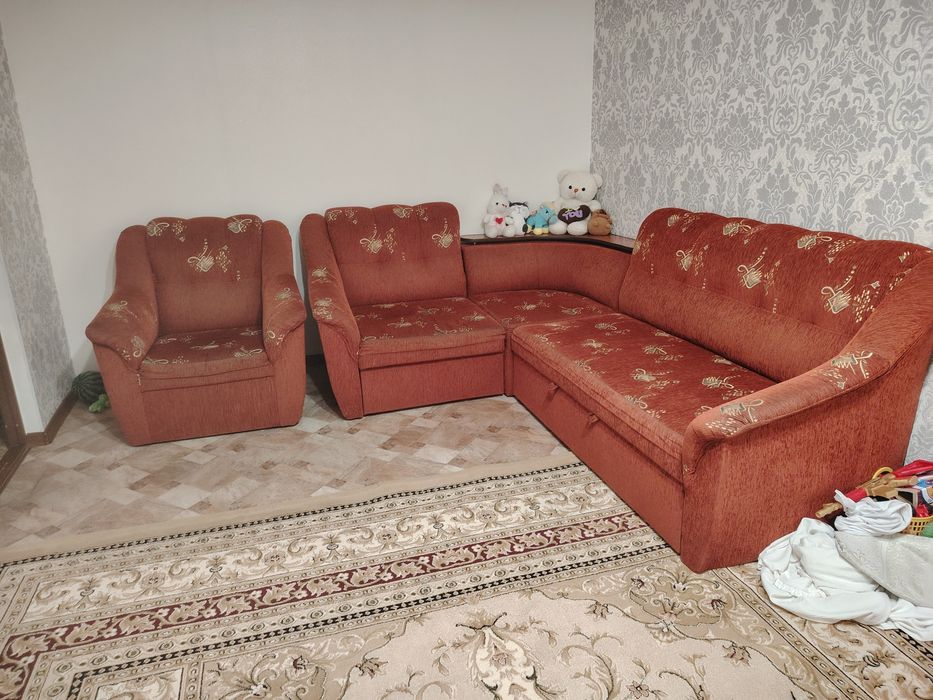 Продам диван уголок