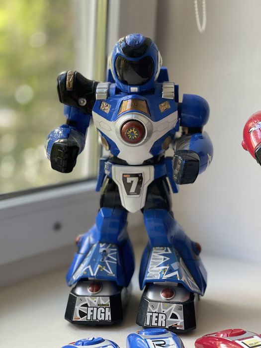 Игрушка - роботы