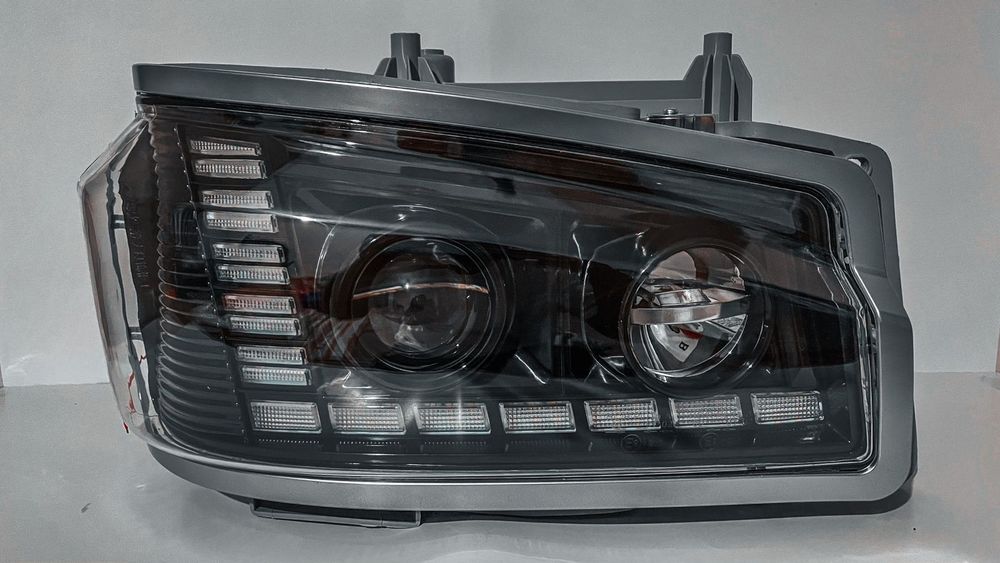 Фара передняя на HOWO