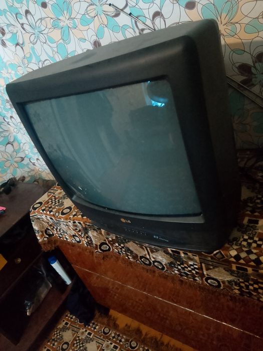 Продам телевизор lg