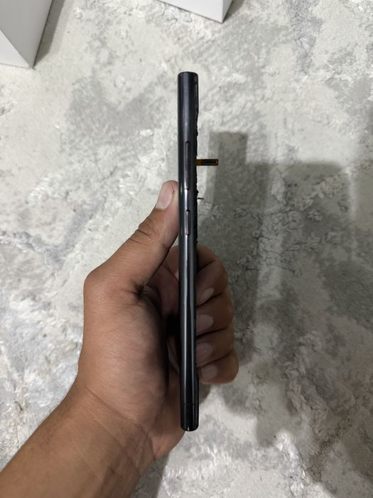 S 22 ultiraga o led ekran yangi 100% ishlaydi xamma joy ishlaydi javob
