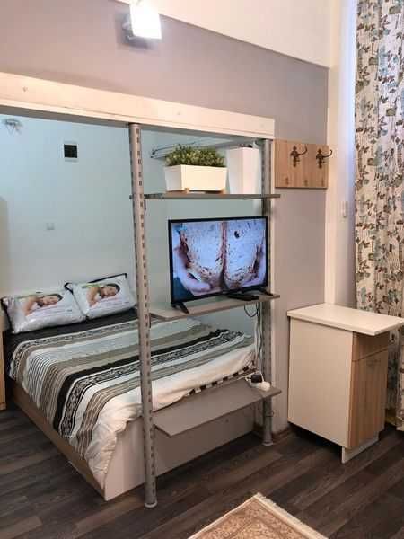 Дава се под наем Едностаен апартамент в София, Център - 30 кв.м за 298.86 € - Снимка #2