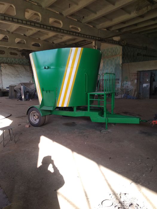 Кормораздатчик универсал