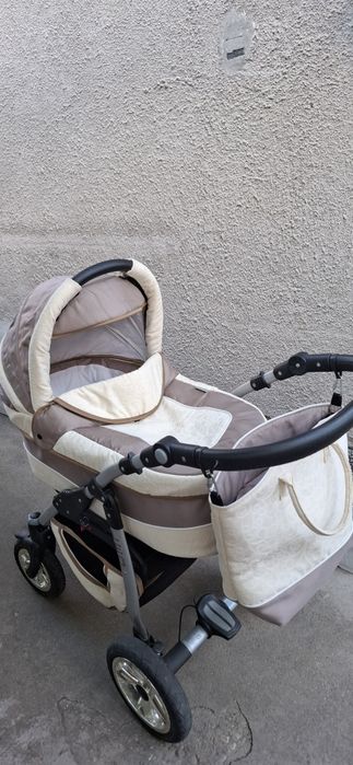 Baby Merc Leo Бебешка количка 2 в 1 Бежова.
 Удобна, стилна и супер маневрена!