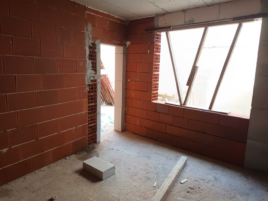 Продава се Тристаен апартамент в Асеновград - 101 кв.м за 851 €/кв.м - Снимка #1