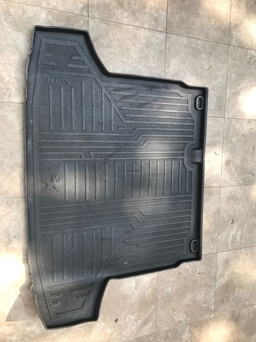 Subaru Legacy гумена стелка за багажник