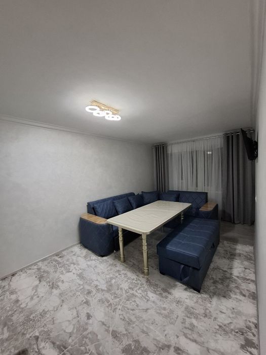 Чирчик 3 квартал 1комнатная новая евроремонт 1етаж мебел техники