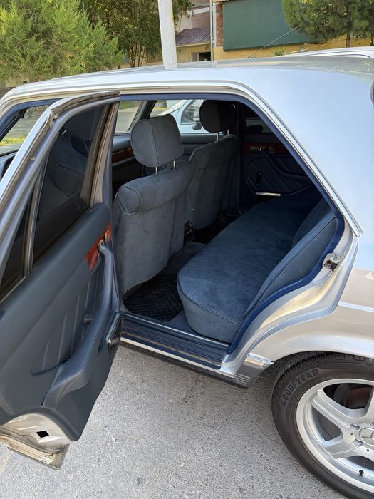 Merssedes benz 1985 yil avtomat retro