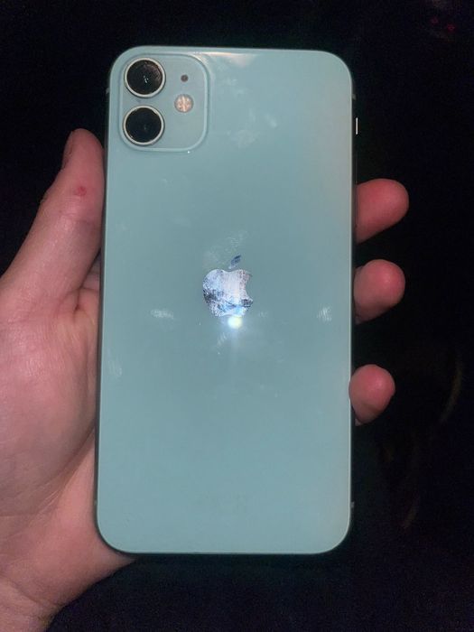 Продам Iphone 11