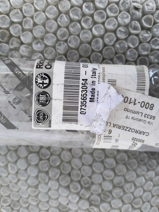 Bandou / Ornament Exterior Ușă Stânga Față Fiat 500 2015-2024 Cod OEM 0735653064 (1C4)