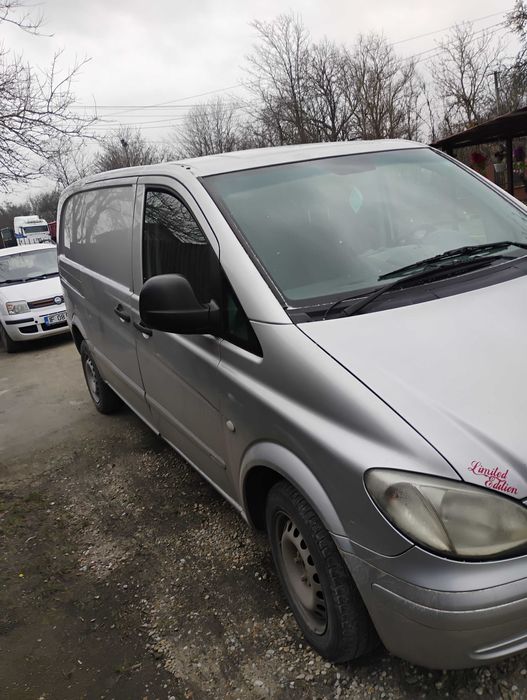 Vând Mercedes vito